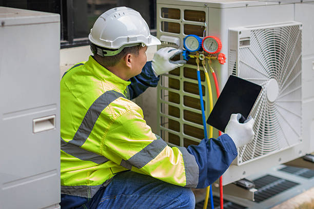 Professional Ac Installation technician working in Bellport, NY